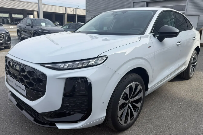 Oferta%20Audi%20Q3%20benzina%20mild%20hybrid